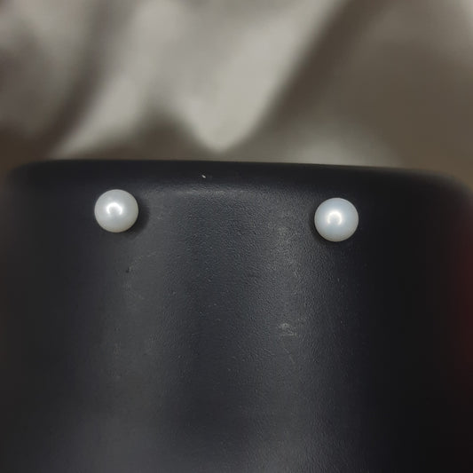 The Classic Solitaire 4mm Pearl Studs