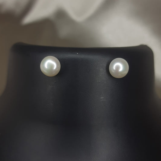 The Classic Solitaire 6mm Pearl Studs