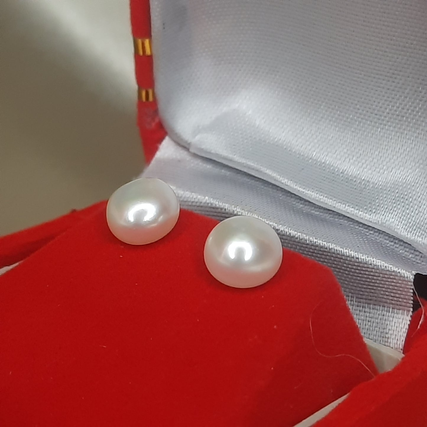 The Classic Solitaire 6mm Pearl Studs