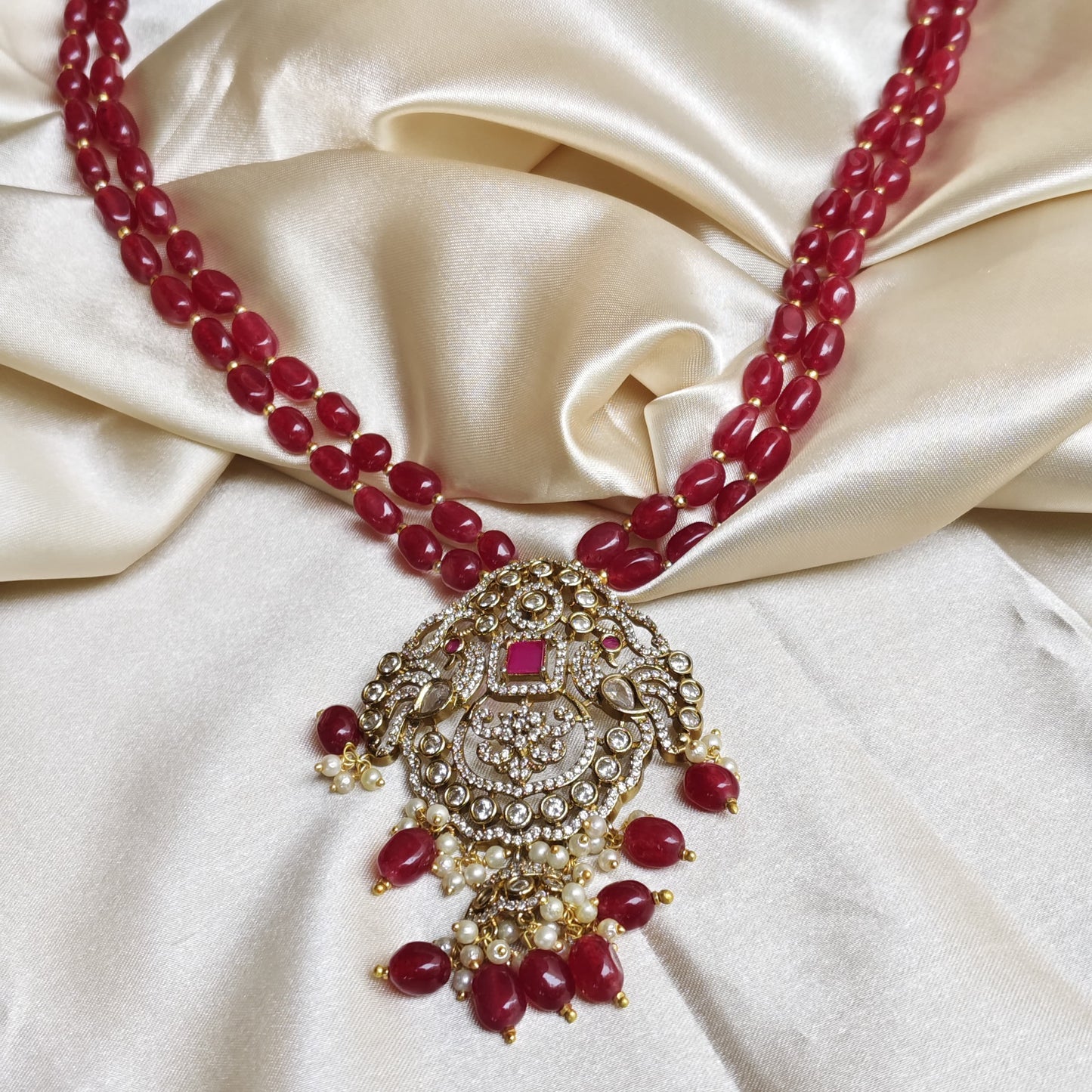 Monalisa Red Beads with Victorian Pendent