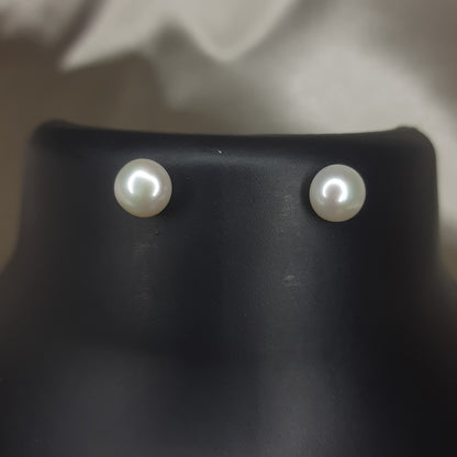The Classic Solitaire 6mm Pearl Studs